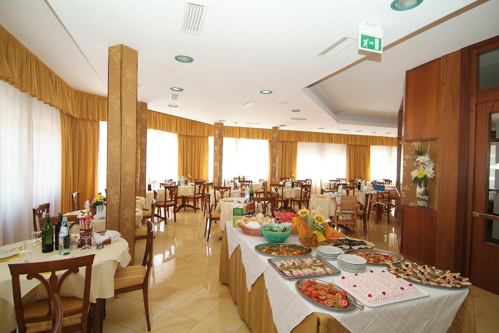 Hotel Fabius بيلاريا-إيجيا مارينا المظهر الخارجي الصورة
